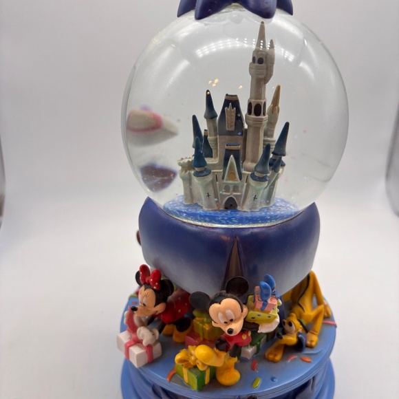Walt Disney World 30th Anniversary Character Castle Celebration Snow Globe - Picture 10 of 16